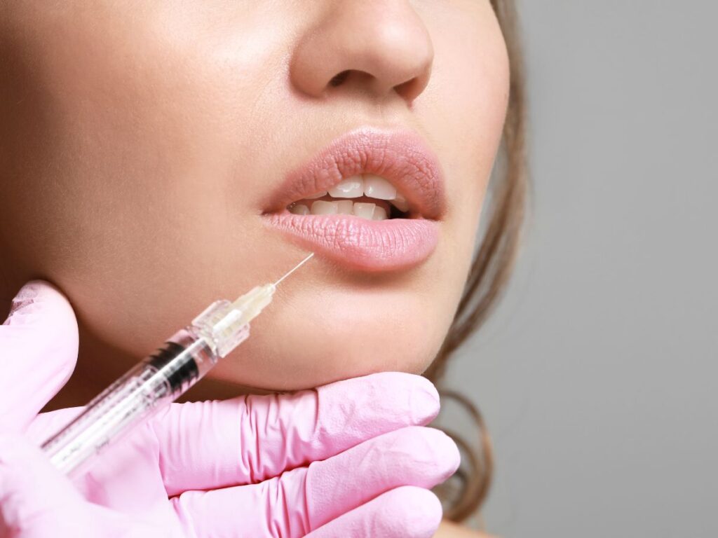 التقنيات الحديثة وأحدث التطورات في مجال حقن الشفاه Modern techniques and latest developments in lip fillers